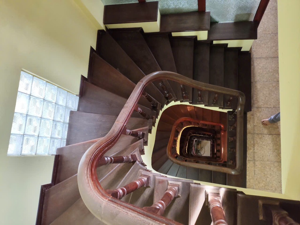 Bán nhà Kim Ngưu - diện tích 68m2 6 tầng - Mặt phố sầm uất - giá 32,3 tỷ