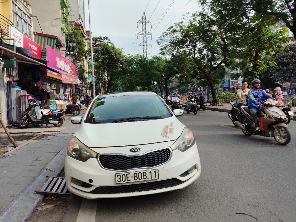 Bán nhà Kim Ngưu - diện tích 68m2 6 tầng - Mặt phố sầm uất - giá 32,3 tỷ