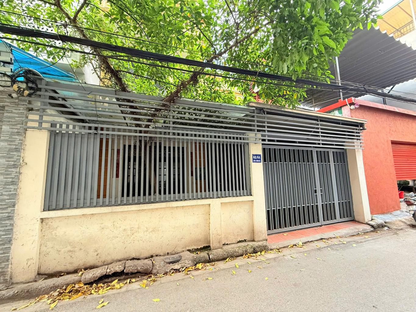 Bán nhà Hoàng Cầu - diện tích 124m2 3 tầng - ô tô tránh - giá 38,5 tỷ