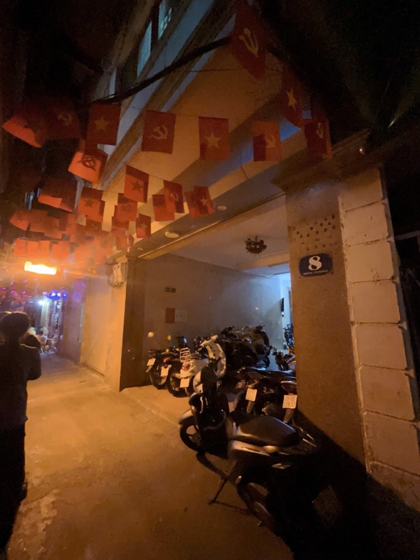 Bán nhà Hai Bà Trưng - diện tích 74m2 6 tầng - 2 mặt ngõ - giá 18,3 tỷ