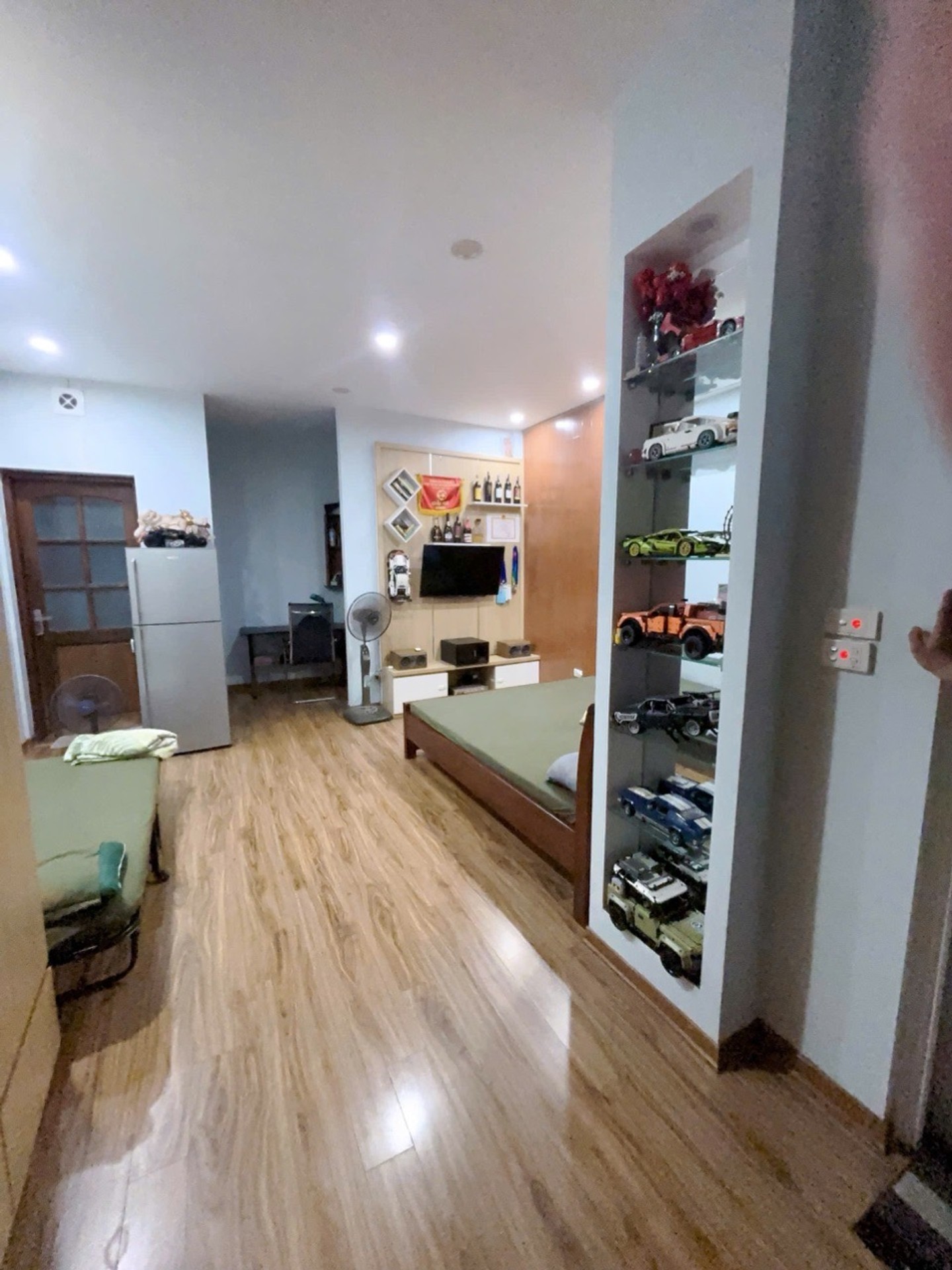 Bán nhà Hai Bà Trưng - diện tích 74m2 6 tầng - 2 mặt ngõ - giá 18,3 tỷ