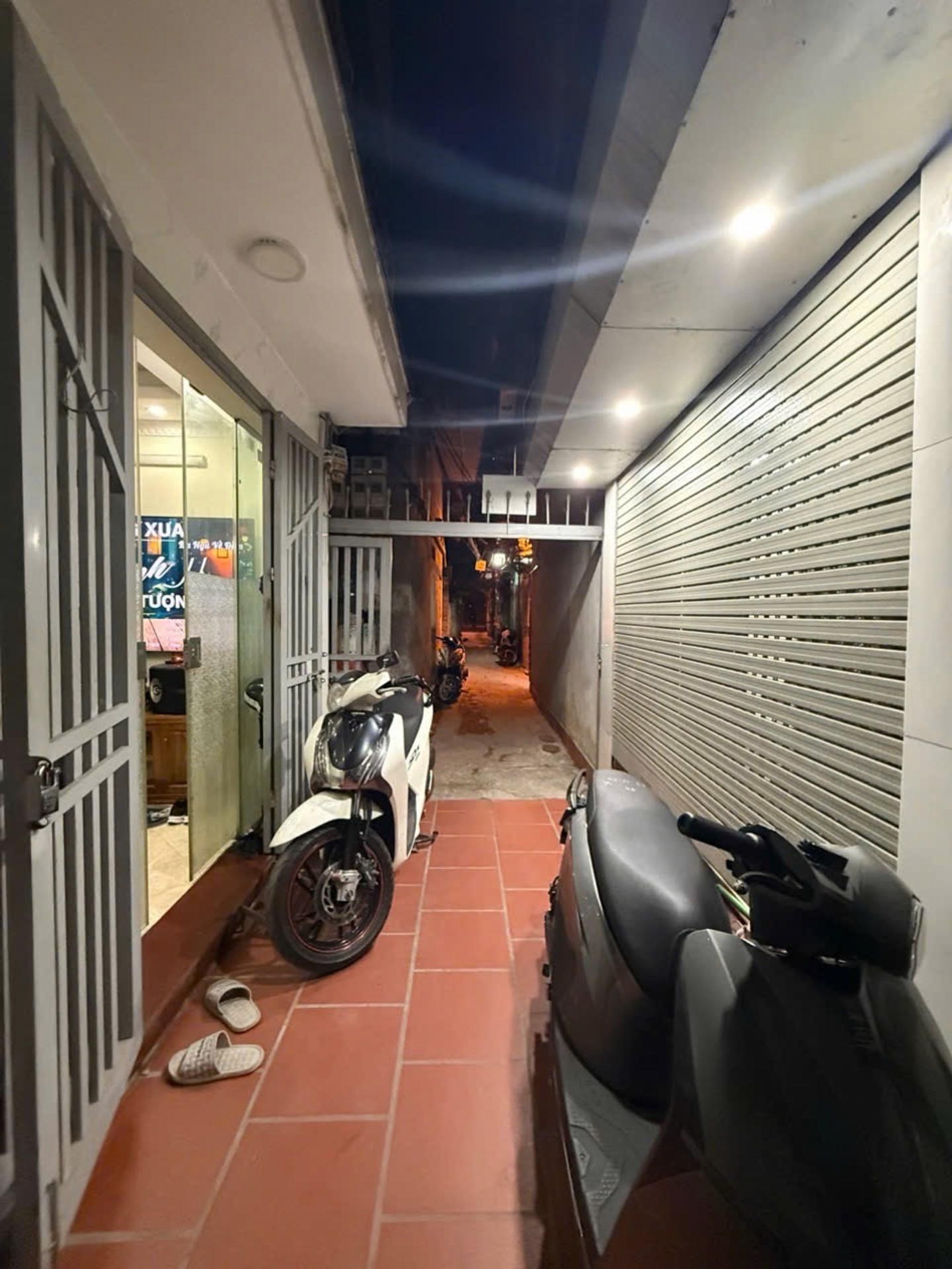 Bán nhà Thanh Lân - diện tích 66m2 5 tầng - gần ô tô - giá 3,8 tỷ