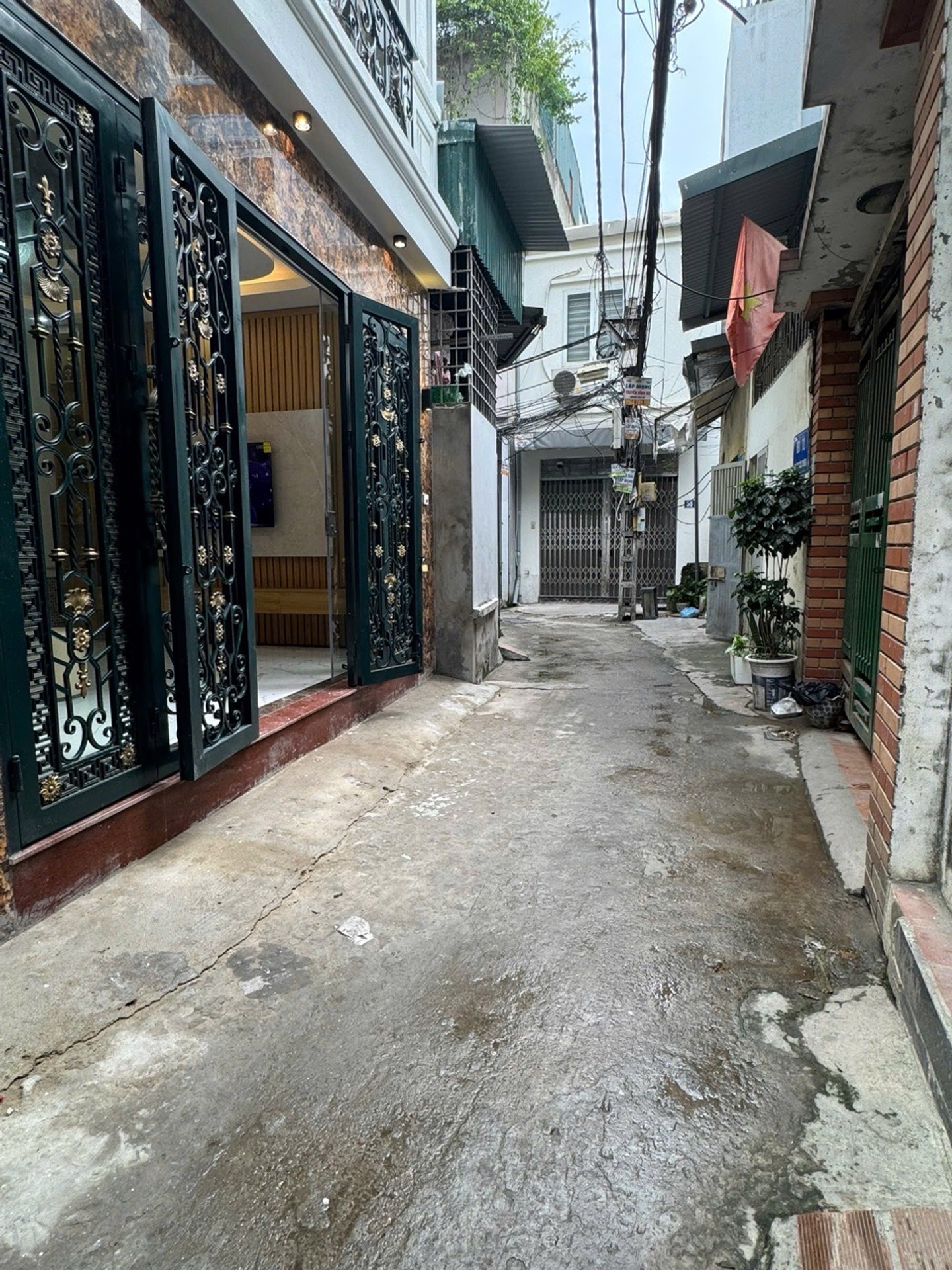 Bán nhà Định Công Thượng - diện tích 33m2 5 tầng - 3 mặt thoáng - giá 8,98 tỷ