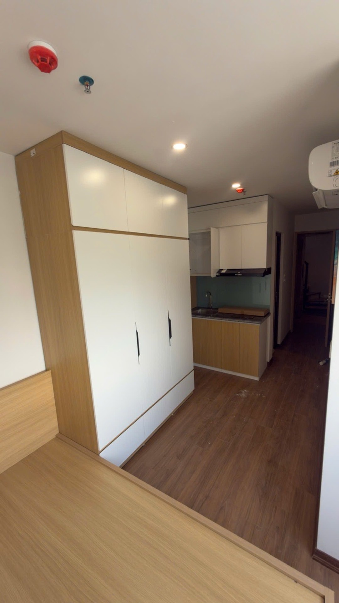 Bán nhà Định Công Thượng - diện tích 45m2 6 tầng - Căn hộ dịch vụ cao cấp - giá 12,3 tỷ