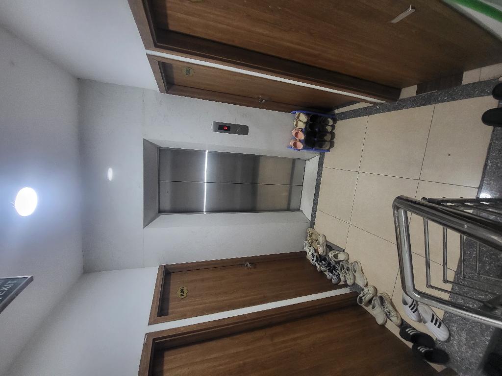 Bán nhà Lương Thế Vinh - diện tích 102m2 8 tầng - Ngõ ô tô - giá 31,8 tỷ