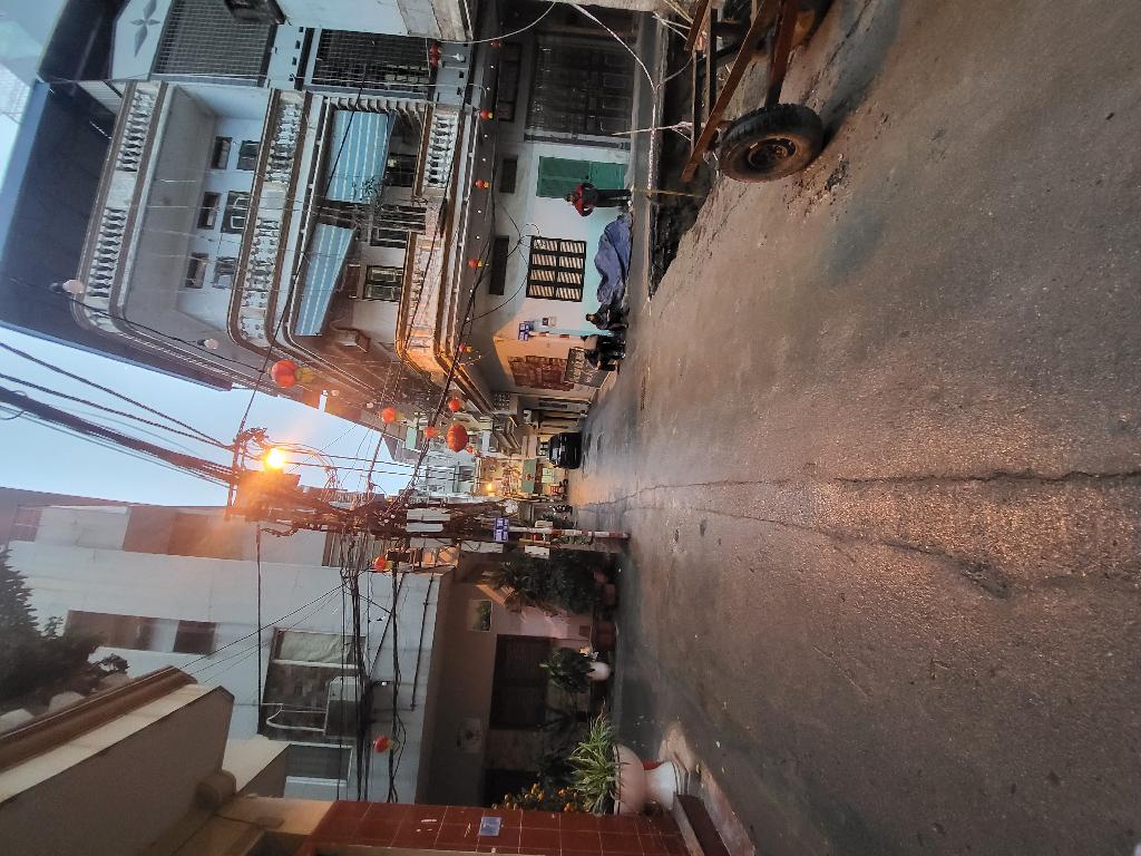 Bán nhà Lương Thế Vinh - diện tích 102m2 8 tầng - Ngõ ô tô - giá 31,8 tỷ