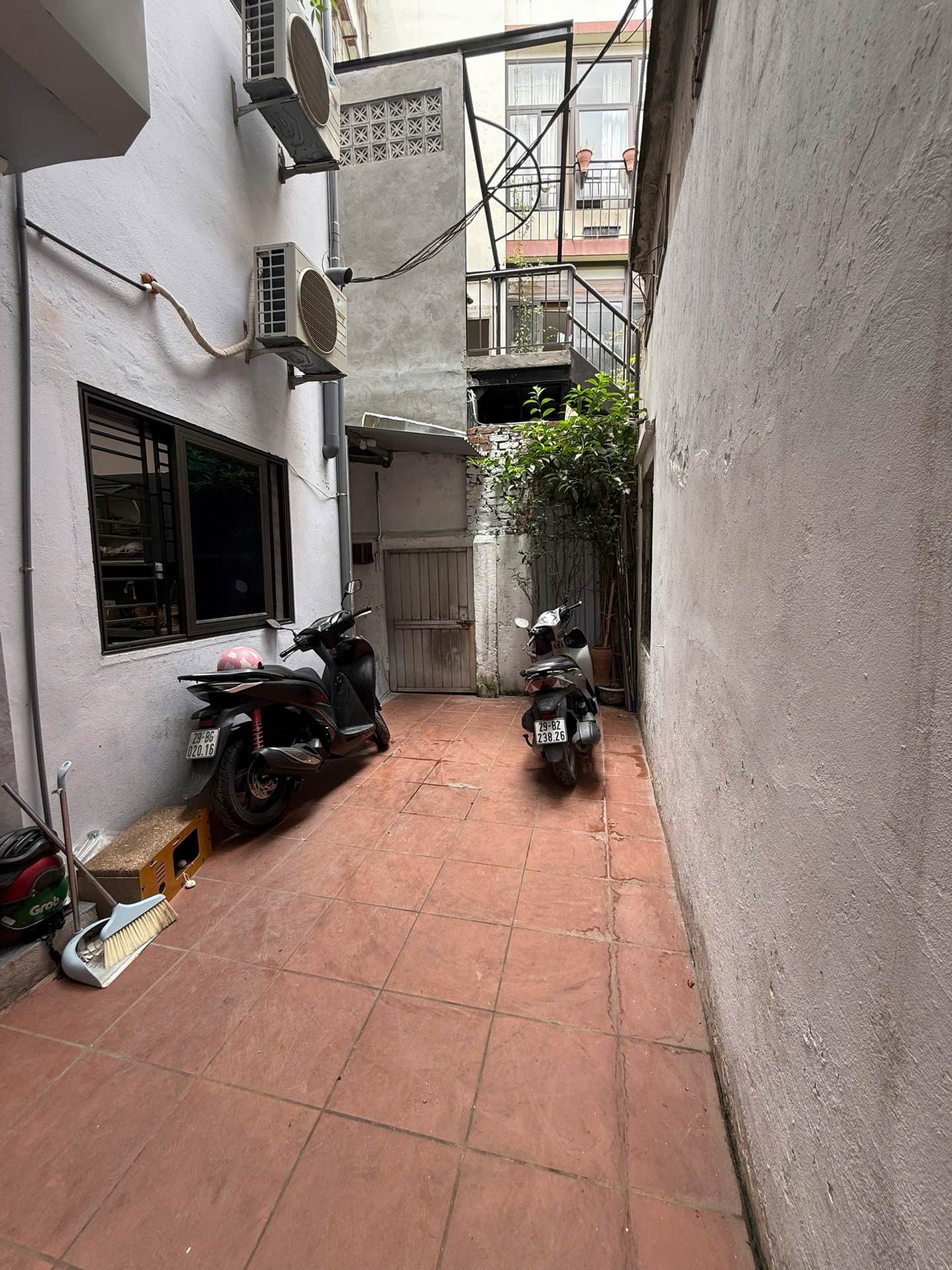 Bán nhà Thọ Lão - diện tích 44m2 4 tầng - Nhà khung cột, đầu tư sửa bán - giá 8,9 tỷ