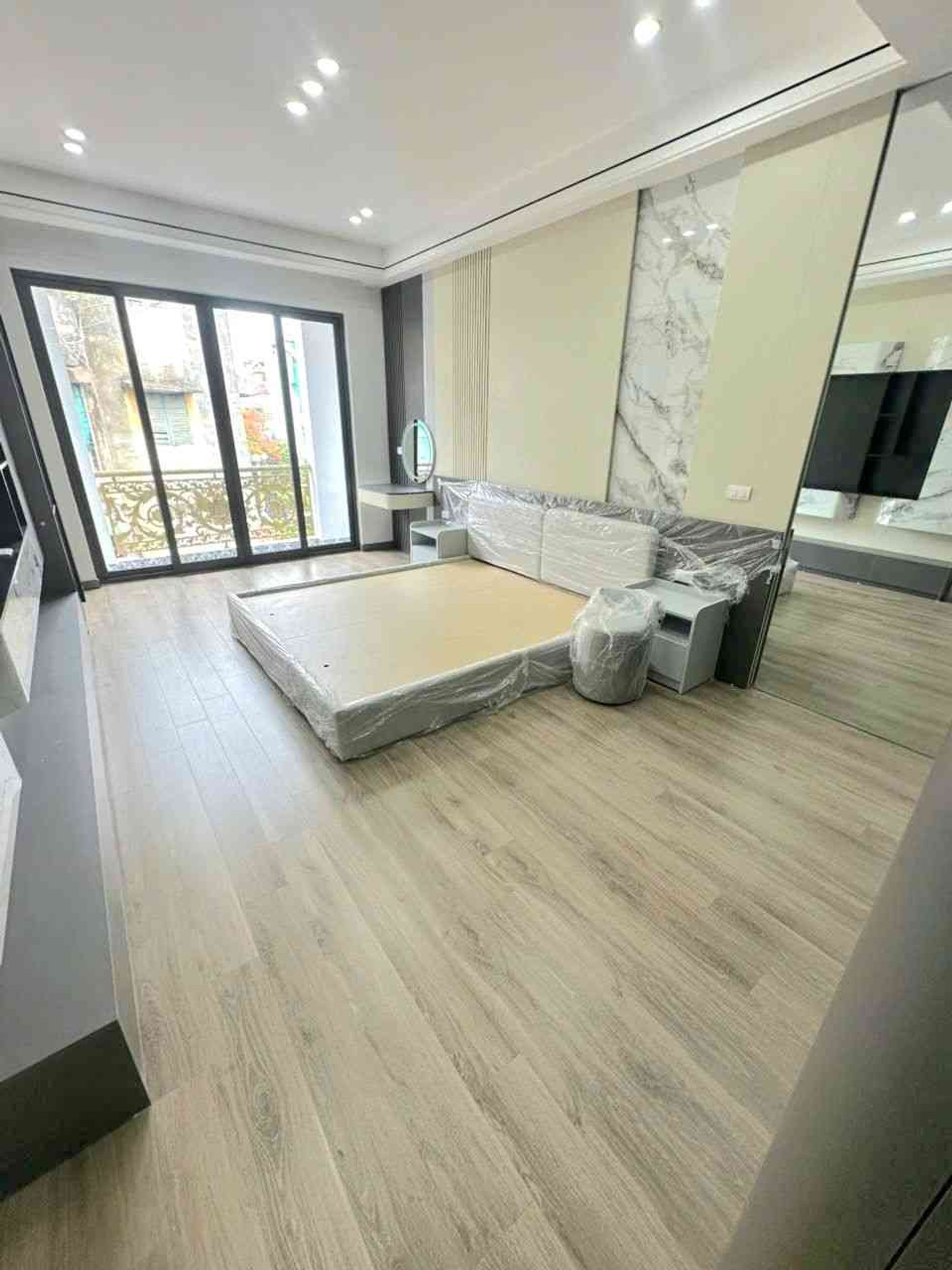 Bán nhà Nguyễn Chính - diện tích 46m2 7 tầng - Ô tô tránh - giá 17,6 tỷ