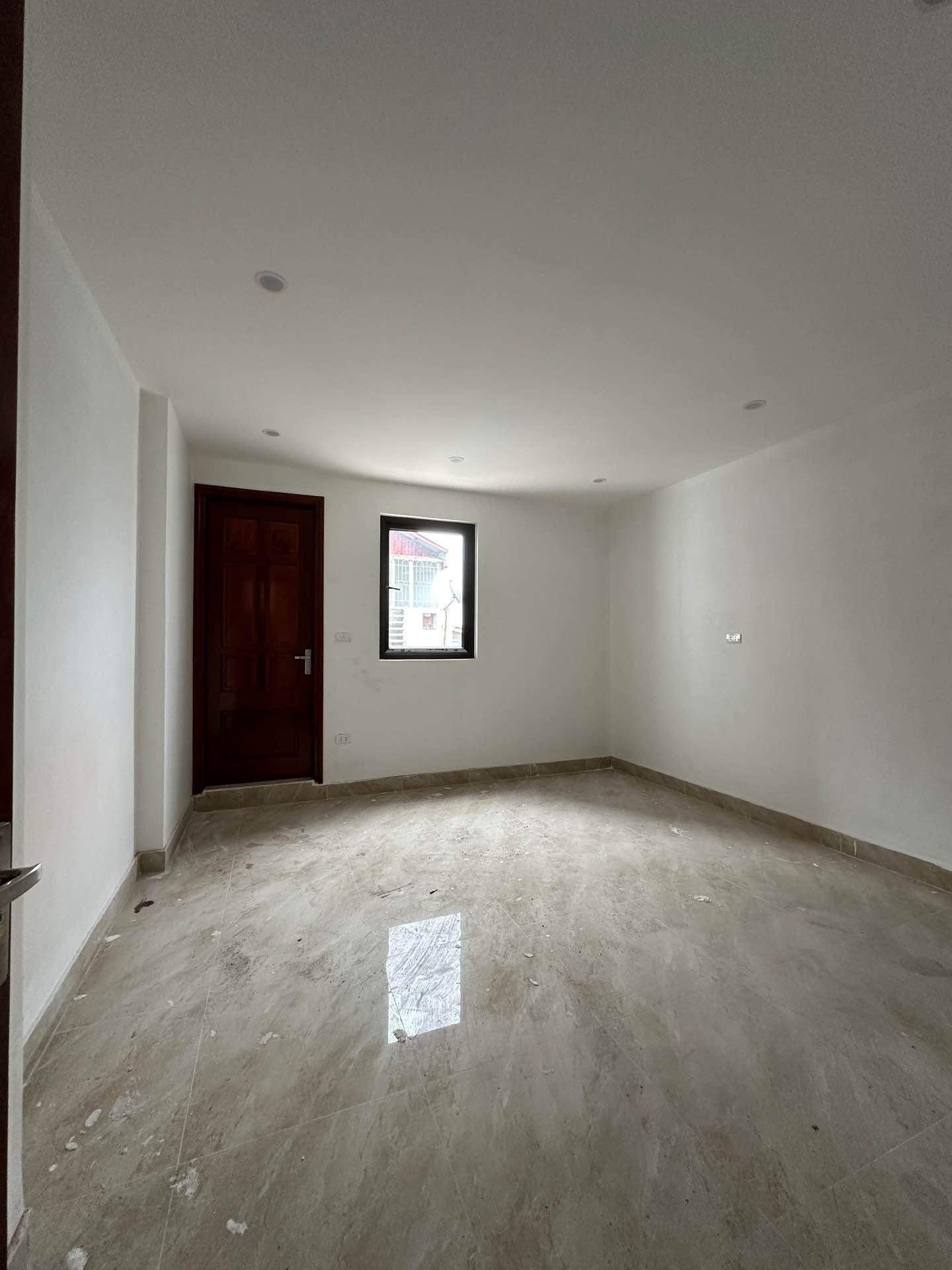 Bán nhà Ngõ 2 ô tô tránh Lĩnh Nam - diện tích 73m2 6 tầng - Mặt tiền 8,5m - giá 25 tỷ