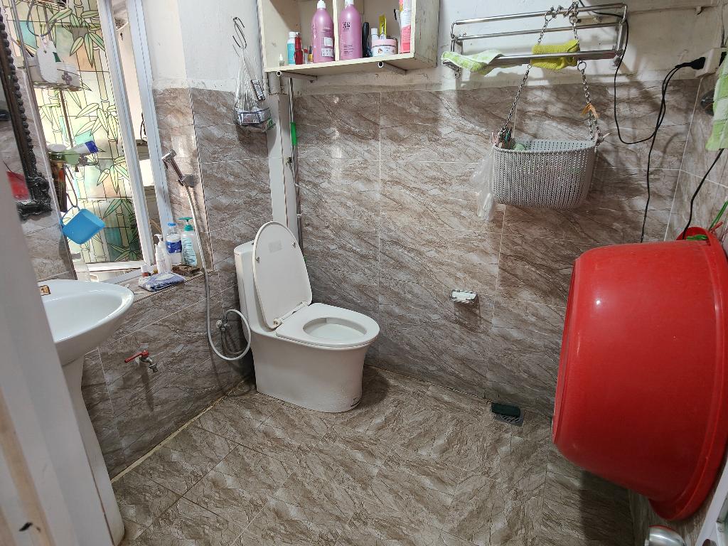Bán nhà Quỳnh Lôi - diện tích 42m2 5 tầng - Sổ đỏ chính chủ - giá 3,2 tỷ