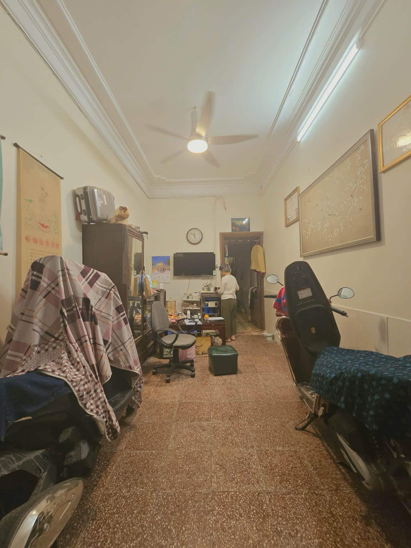 Bán nhà Nguyễn Chí Thanh - diện tích 51,4m2 4 tầng - Ngõ 2 - 2.5m - giá 32 tỷ