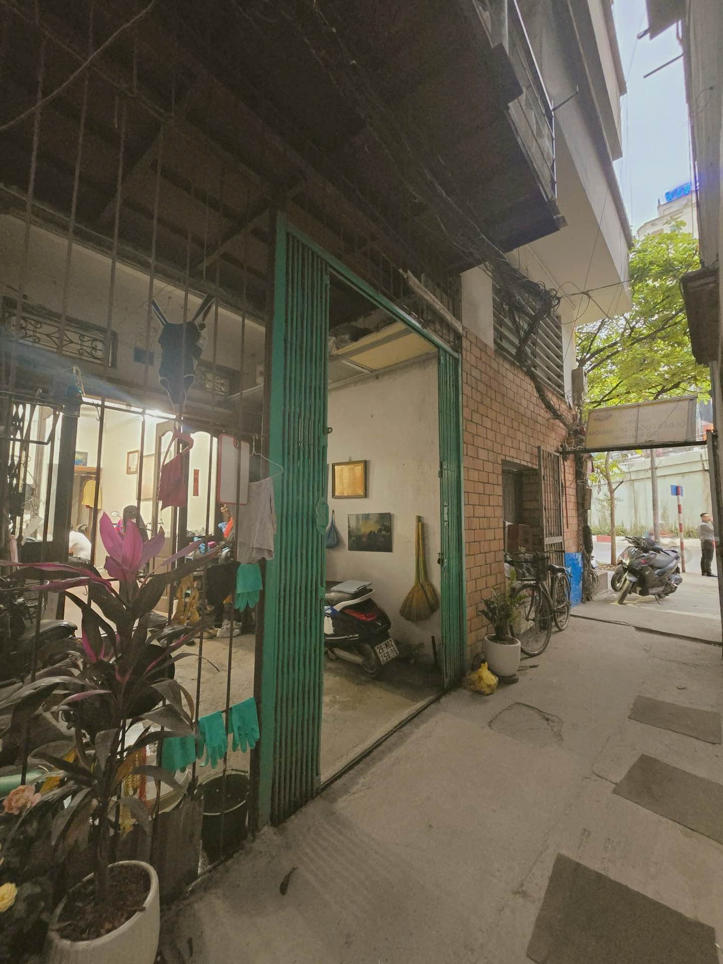 Bán nhà Nguyễn Chí Thanh - diện tích 51,4m2 4 tầng - Ngõ 2 - 2.5m - giá 32 tỷ