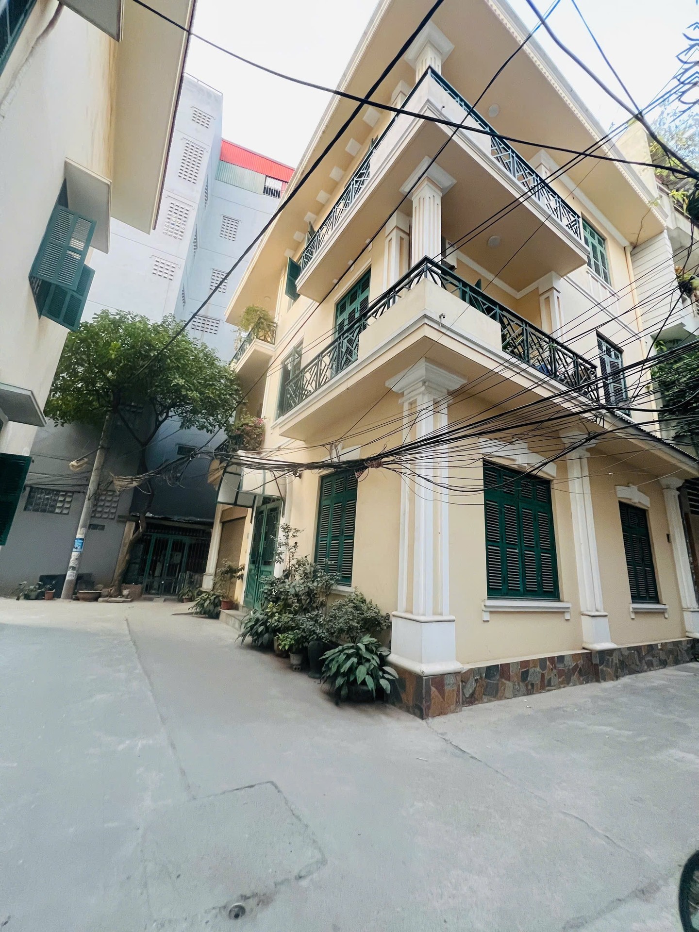 Bán nhà Cự Lộc - diện tích 100m2 4 tầng - Lô góc 2 mặt thoáng - giá 38 tỷ