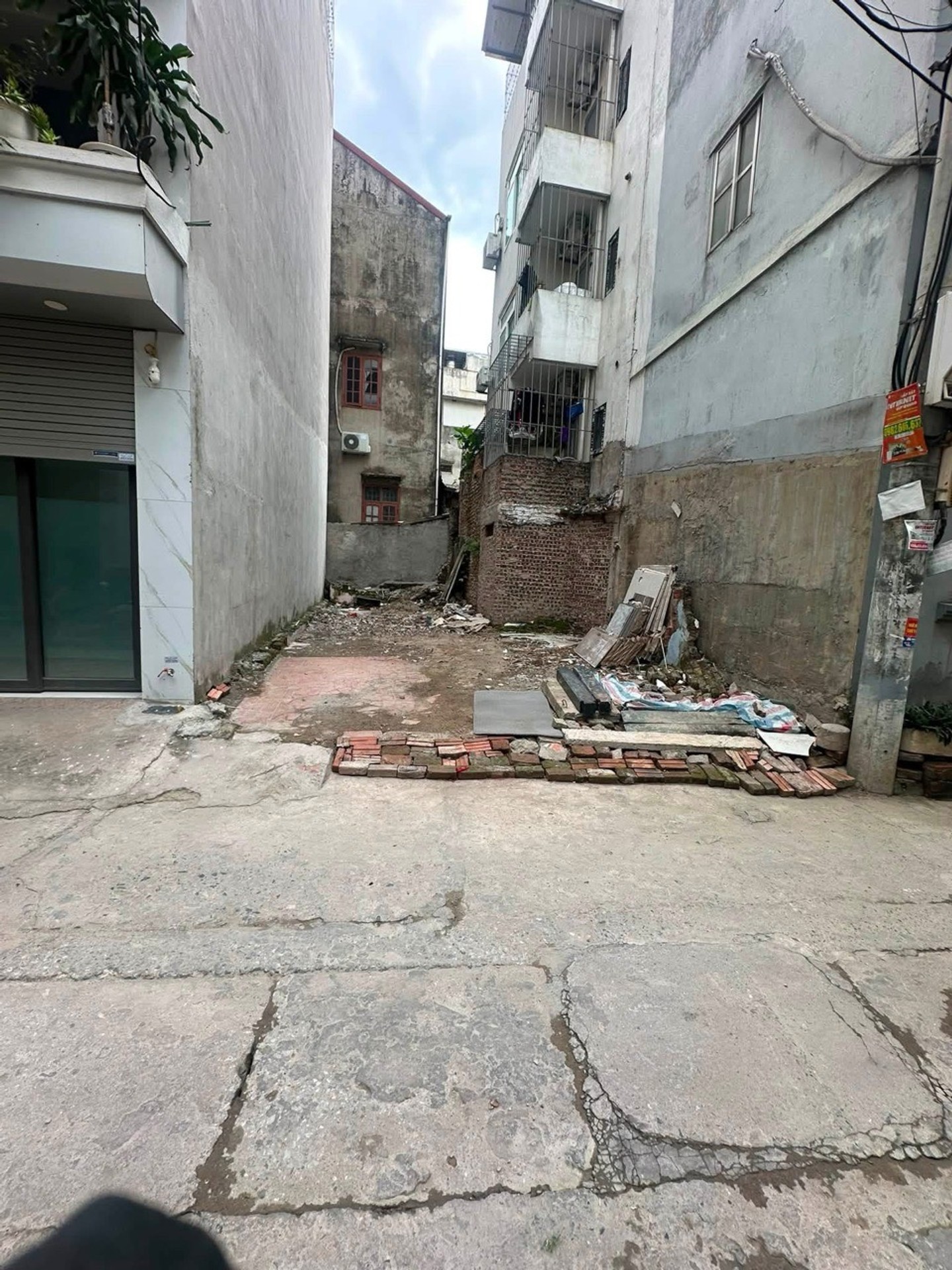 Bán nhà Bằng Liệt - diện tích 46m2 1 tầng - Ngõ thông - ô tô - giá 10,5 tỷ