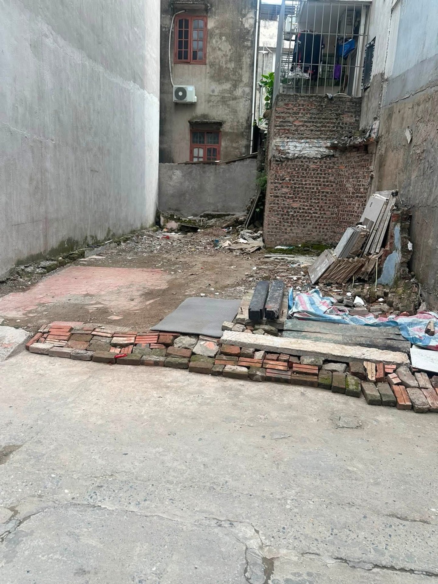 Bán nhà Bằng Liệt - diện tích 46m2 1 tầng - Ngõ thông - ô tô - giá 10,5 tỷ