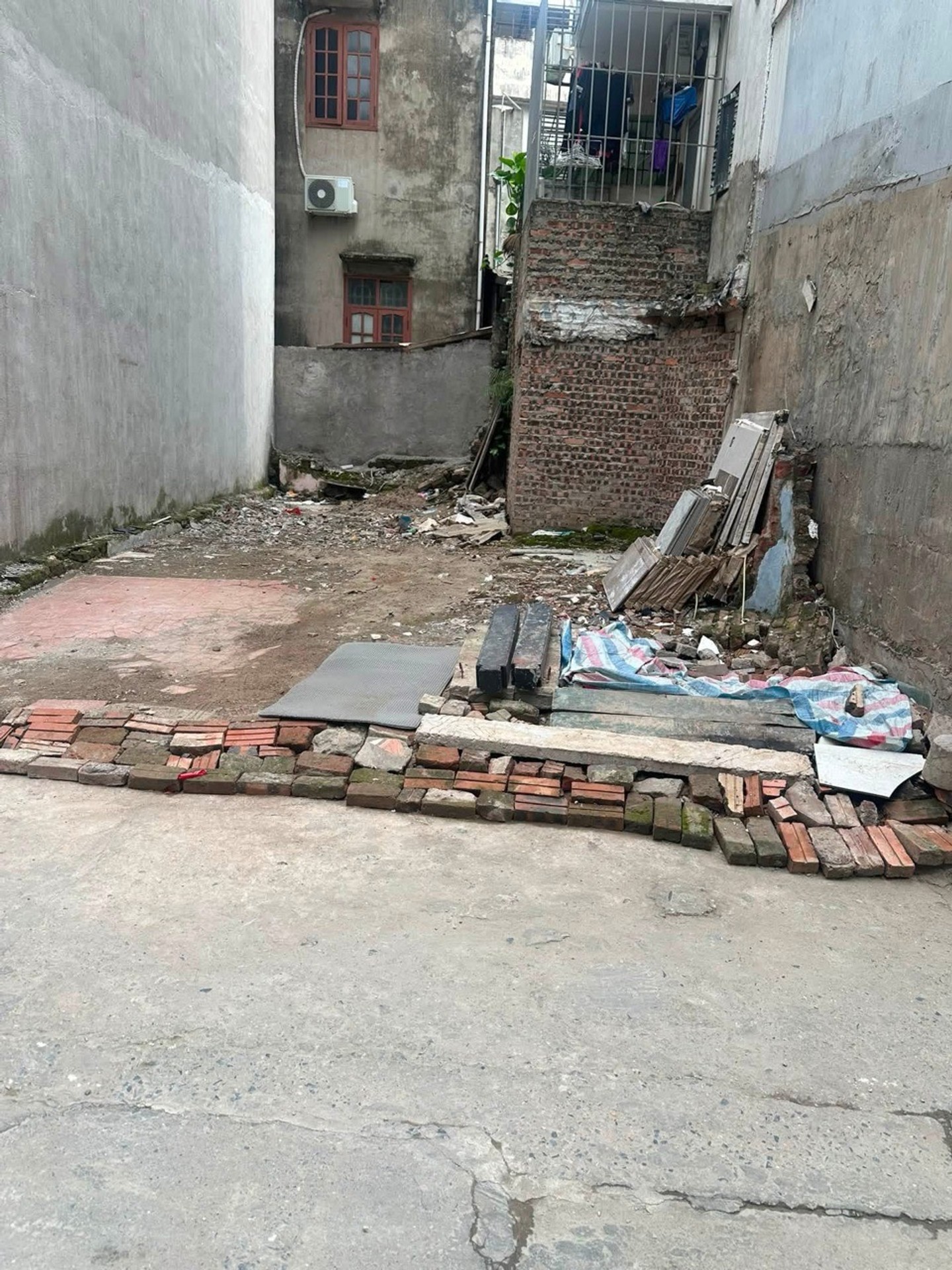 Bán nhà Bằng Liệt - diện tích 46m2 1 tầng - Ngõ thông - ô tô - giá 10,5 tỷ