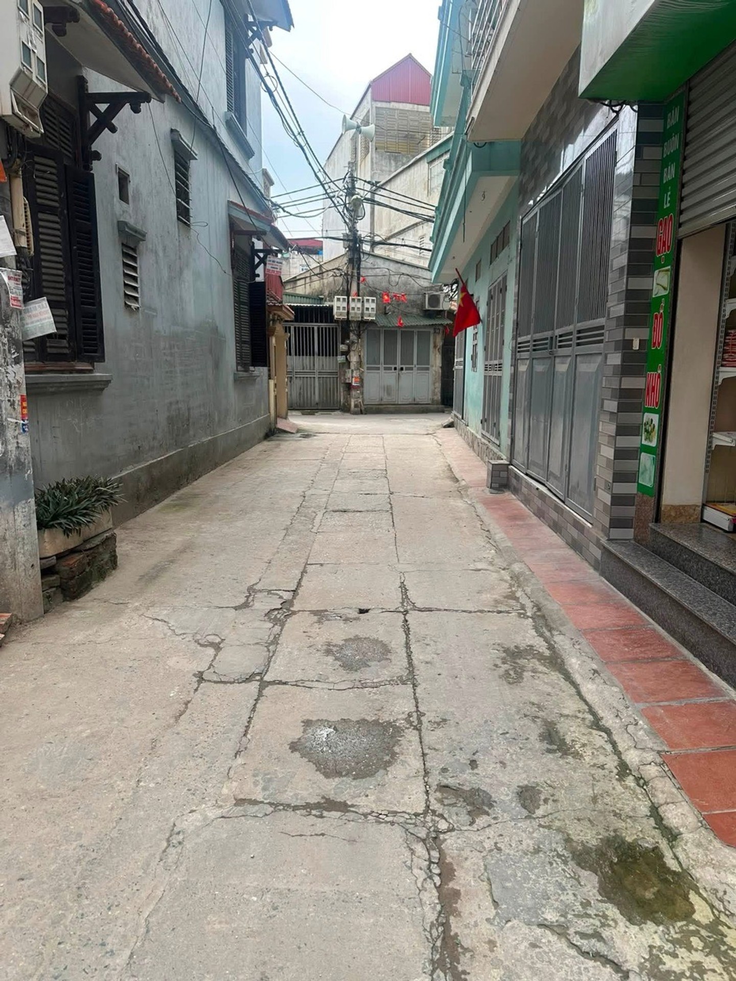 Bán nhà Bằng Liệt - diện tích 46m2 1 tầng - Ngõ thông - ô tô - giá 10,5 tỷ