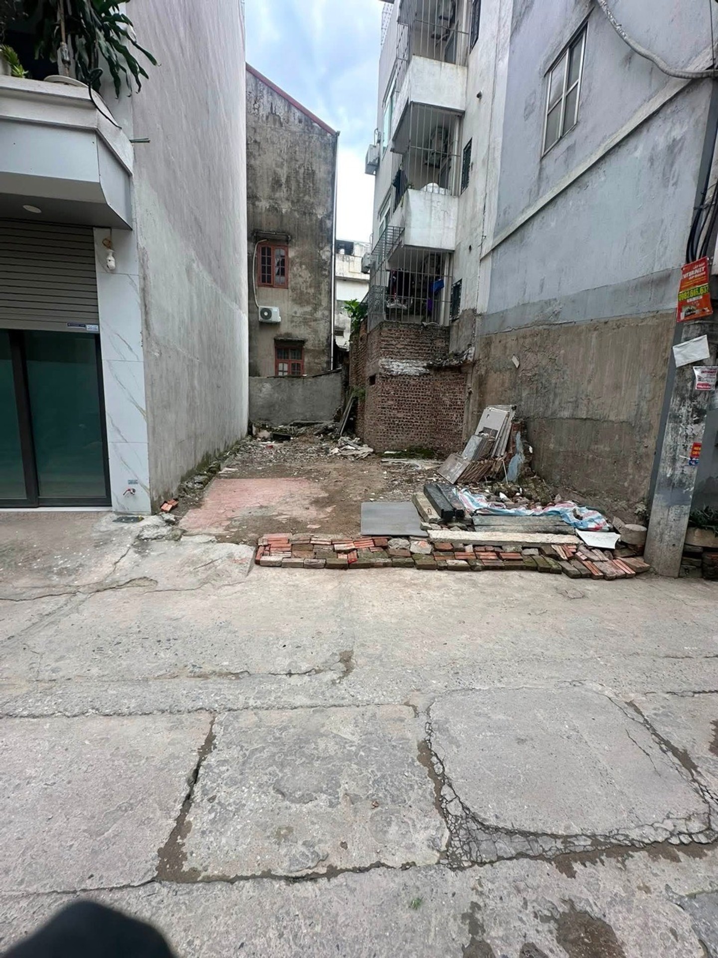 Bán nhà Bằng Liệt - diện tích 46m2 1 tầng - Ngõ thông - ô tô - giá 10,5 tỷ
