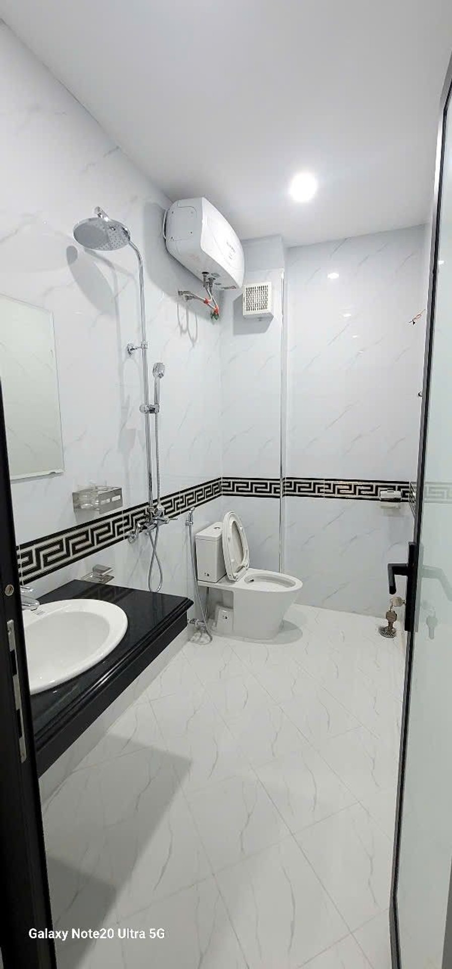 Bán nhà Giải Phóng - diện tích 76m2 5 tầng - Ngõ ô tô - giá Nhỉnh 24 tỷ
