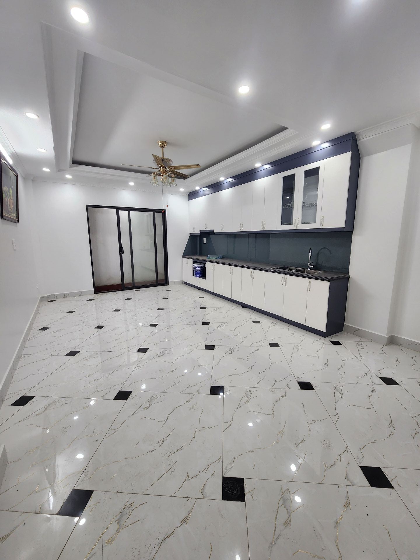 Bán nhà Giải Phóng - diện tích 76m2 5 tầng - Ngõ ô tô - giá Nhỉnh 24 tỷ