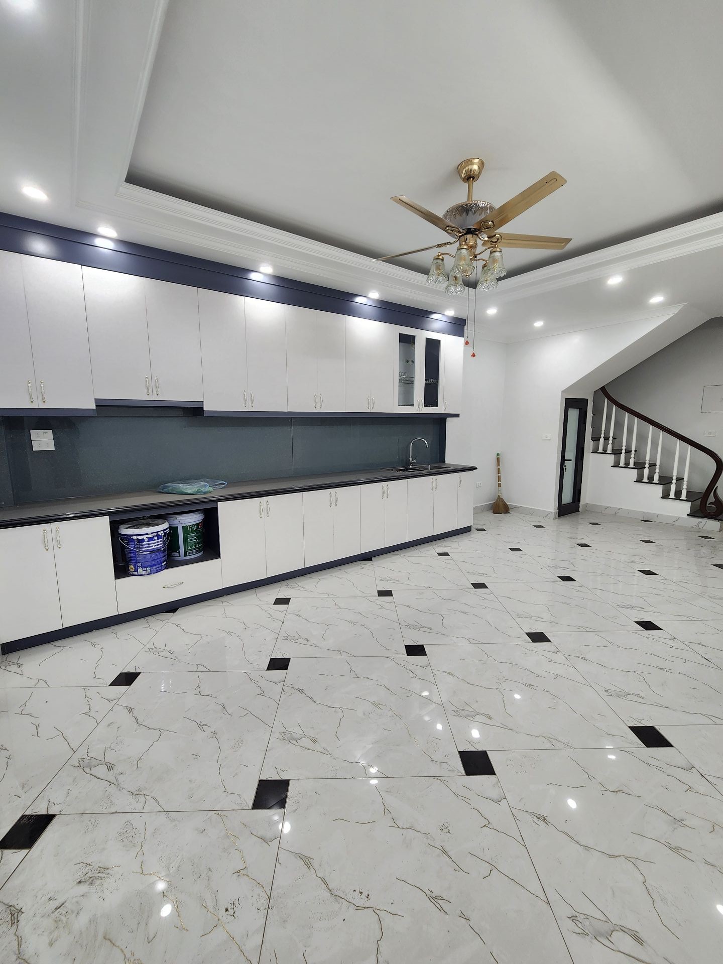 Bán nhà Giải Phóng - diện tích 76m2 5 tầng - Ngõ ô tô - giá Nhỉnh 24 tỷ