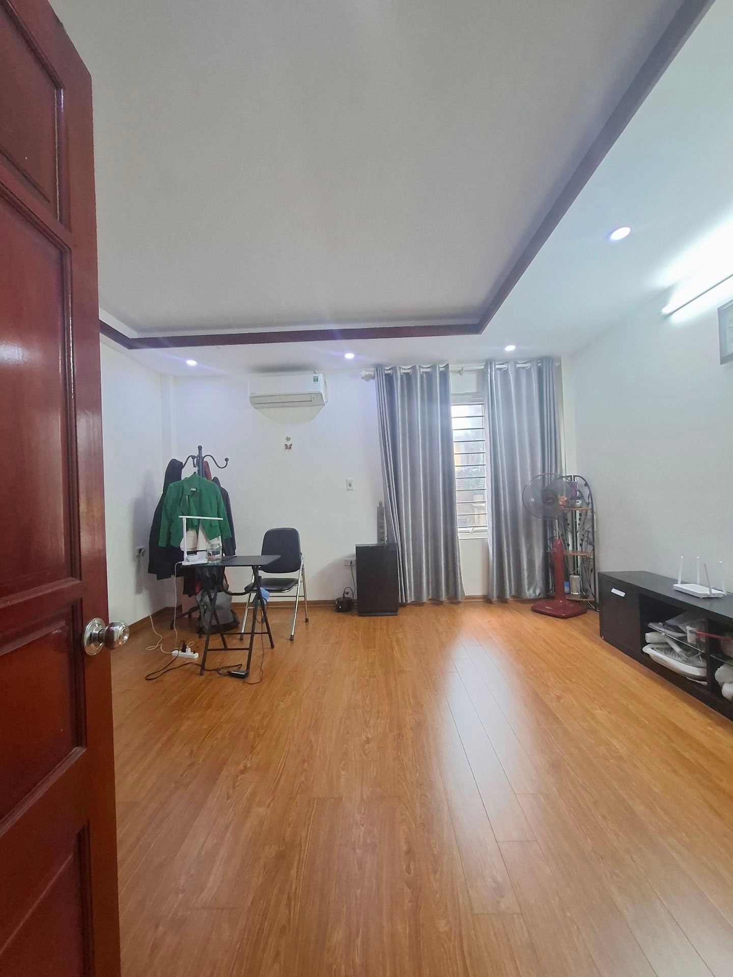Bán nhà Lĩnh Nam - diện tích 35m2 5 tầng - Ngõ nông, gần chợ - giá 7,5 tỷ