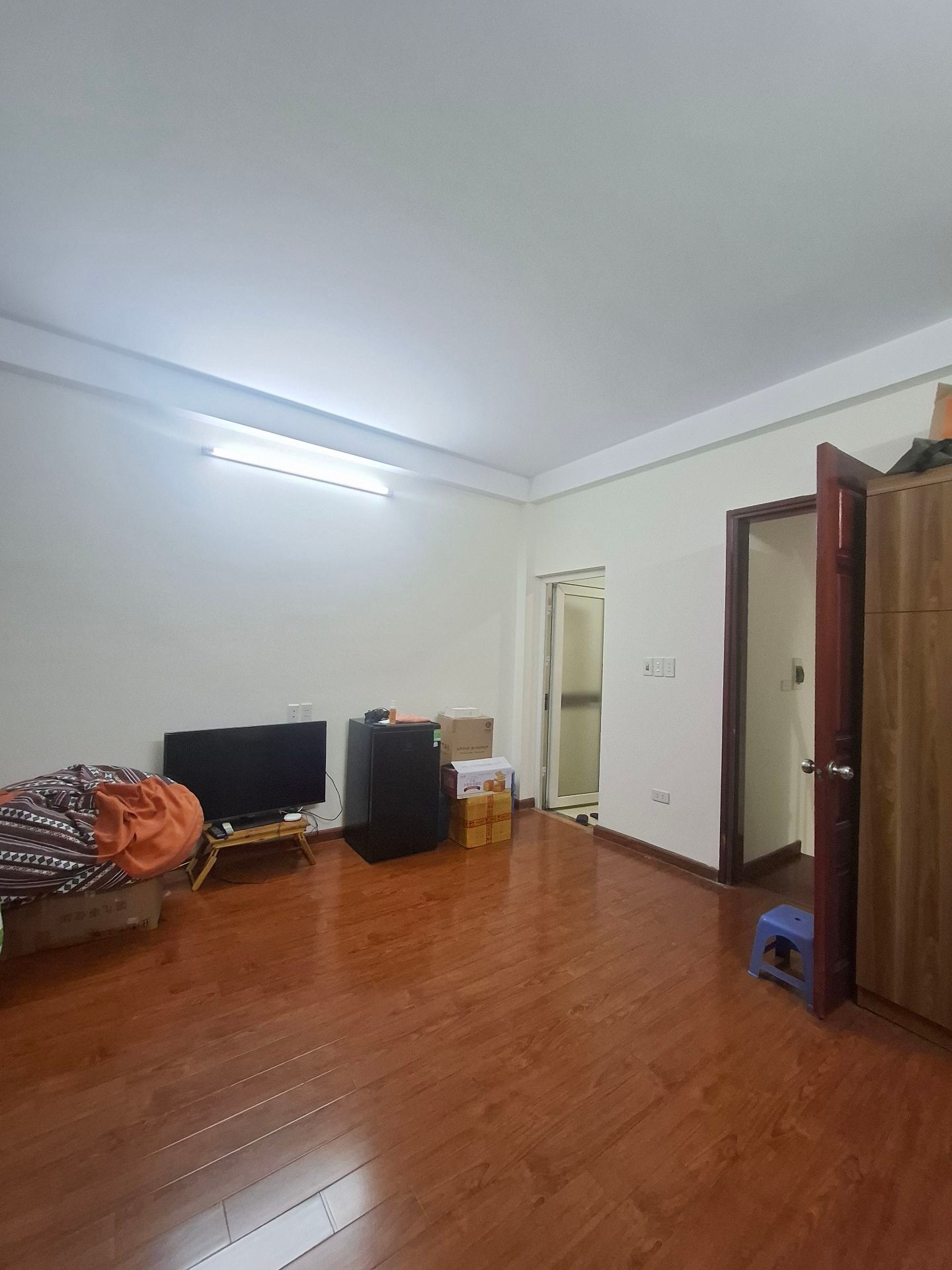 Bán nhà Lĩnh Nam - diện tích 35m2 5 tầng - Ngõ nông, gần chợ - giá 7,5 tỷ