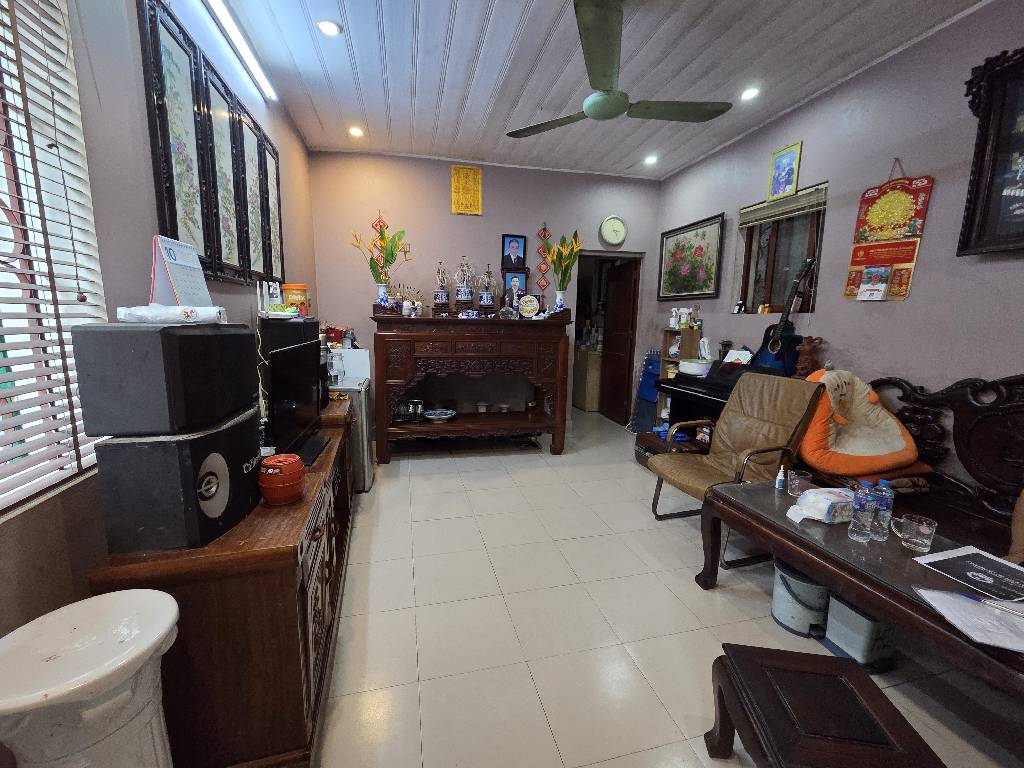 Bán nhà Lĩnh Nam - diện tích 83m2 1 tầng - Lô góc, vuông vắn - giá 22 tỷ
