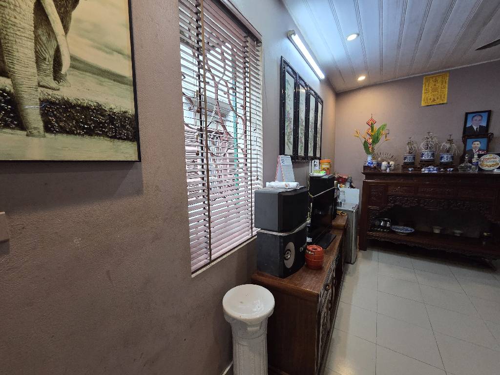 Bán nhà Lĩnh Nam - diện tích 83m2 1 tầng - Lô góc, vuông vắn - giá 22 tỷ
