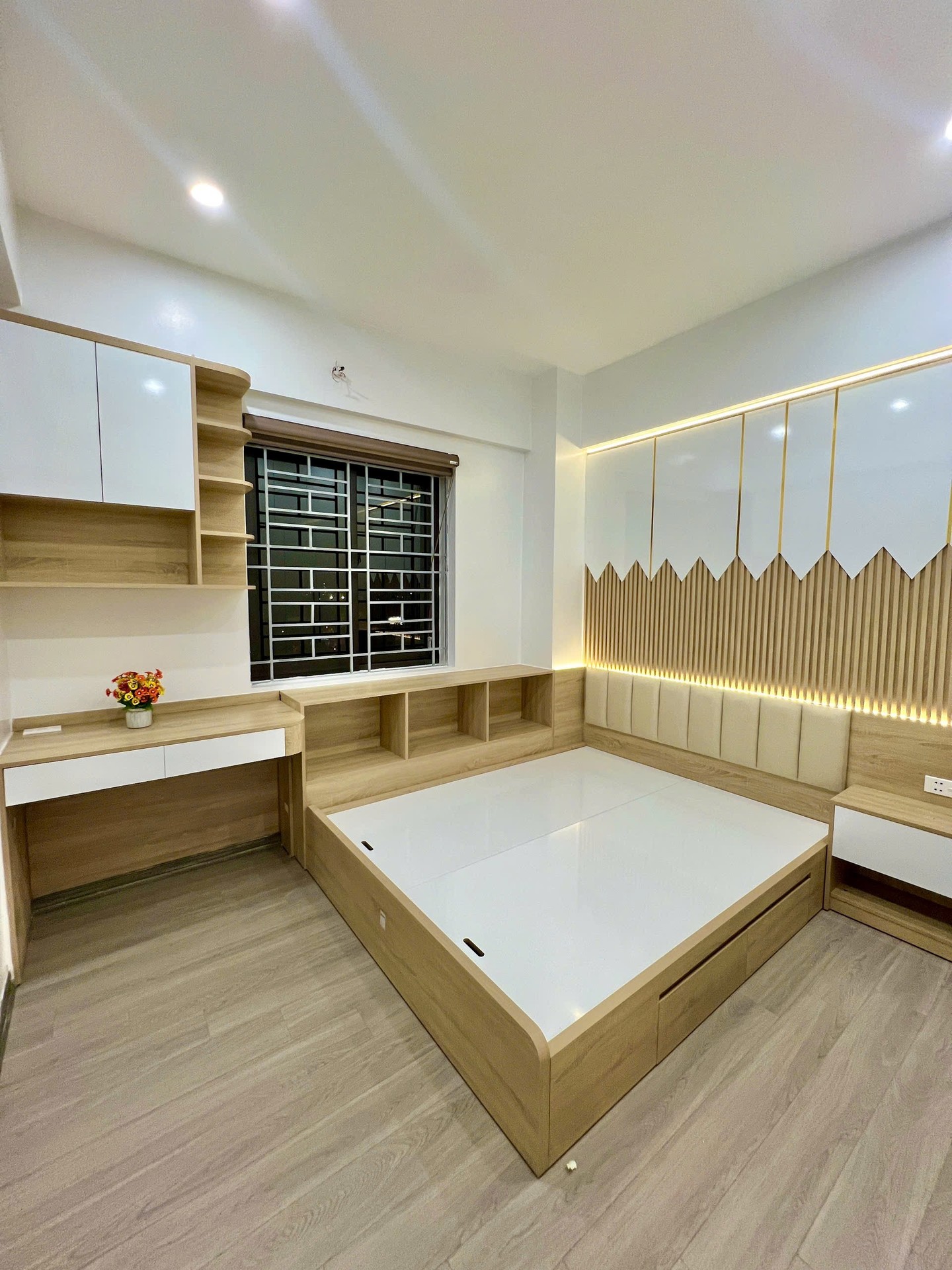 Bán nhà Trần Thủ Độ - diện tích 85m2 1 tầng - Căn góc, full nội thất - giá 5,9 tỷ