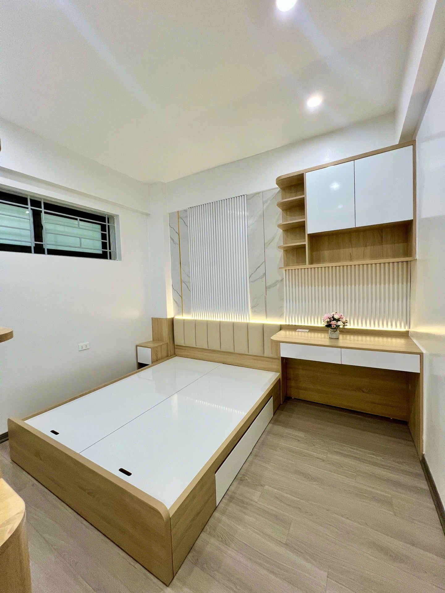 Bán nhà Trần Thủ Độ - diện tích 85m2 1 tầng - Căn góc, full nội thất - giá 5,9 tỷ