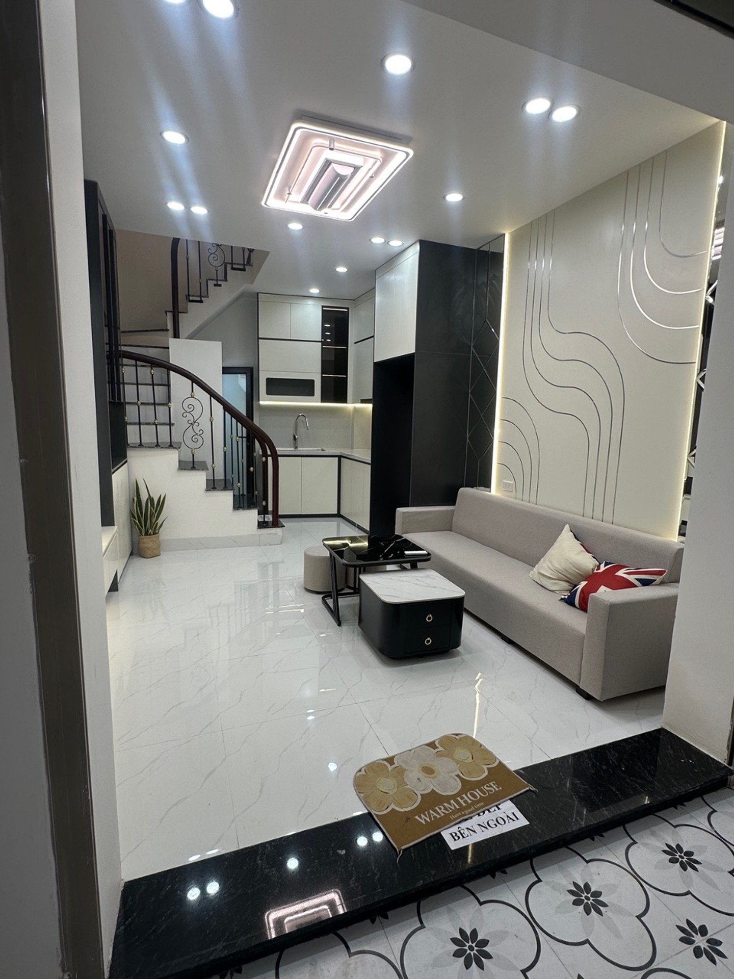 Bán nhà Hai Bà Trưng - diện tích 20m2 5 tầng - Nhà đẹp, về ở ngay không phải sửa chữa - giá 6 tỷ
