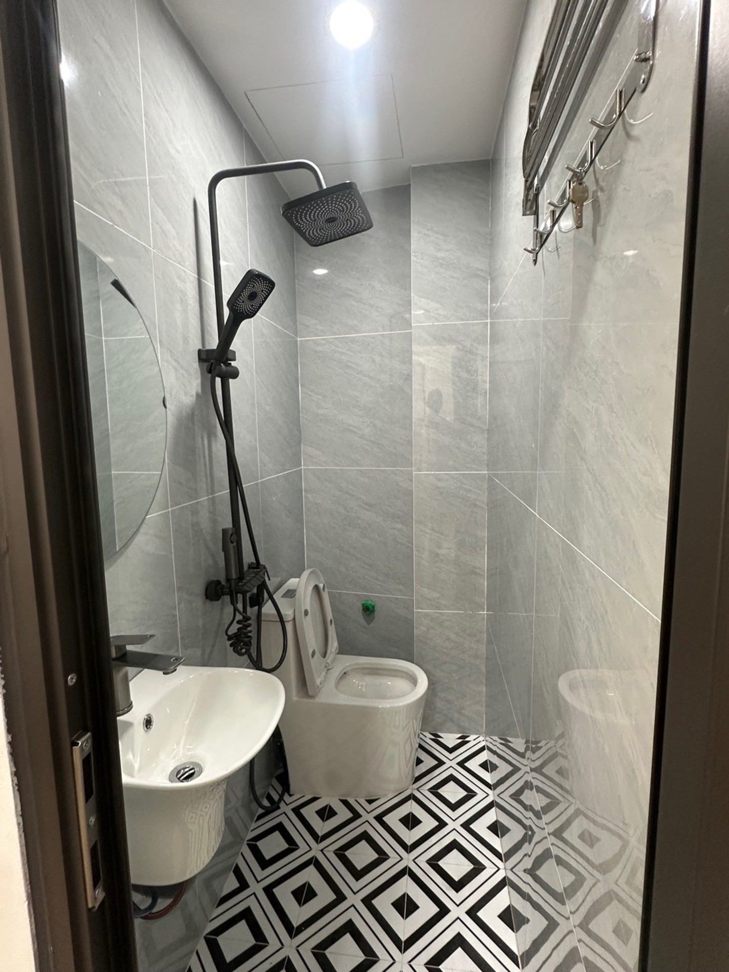 Bán nhà Hai Bà Trưng - diện tích 20m2 5 tầng - Nhà đẹp, về ở ngay không phải sửa chữa - giá 6 tỷ