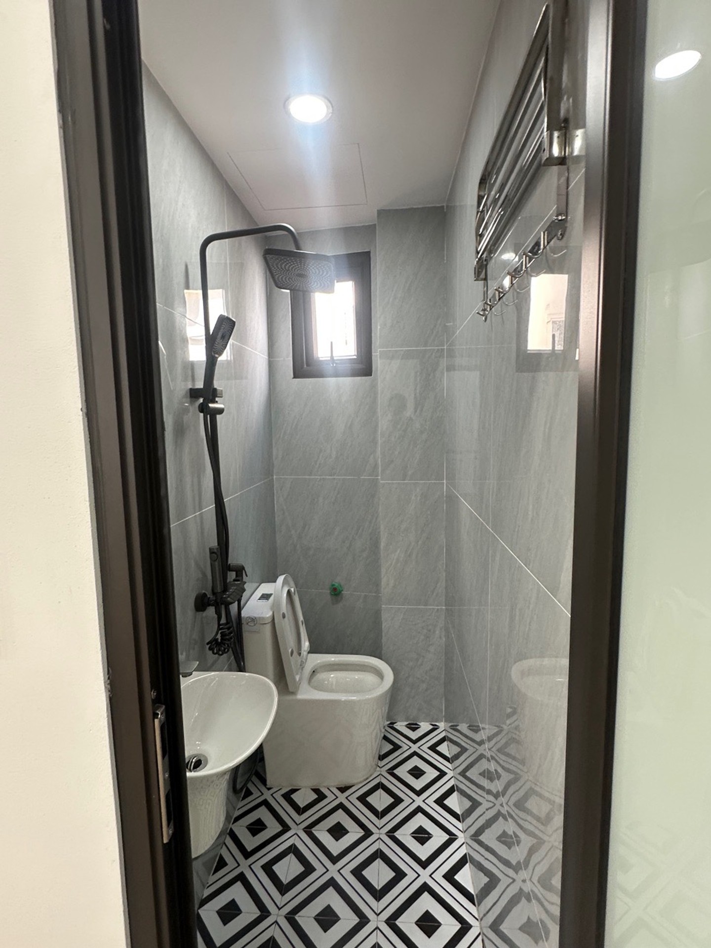 Bán nhà Hai Bà Trưng - diện tích 20m2 5 tầng - Nhà đẹp, về ở ngay không phải sửa chữa - giá 6 tỷ