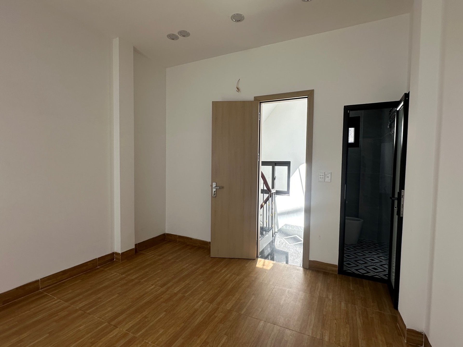 Bán nhà Hai Bà Trưng - diện tích 20m2 5 tầng - Nhà đẹp, về ở ngay không phải sửa chữa - giá 6 tỷ