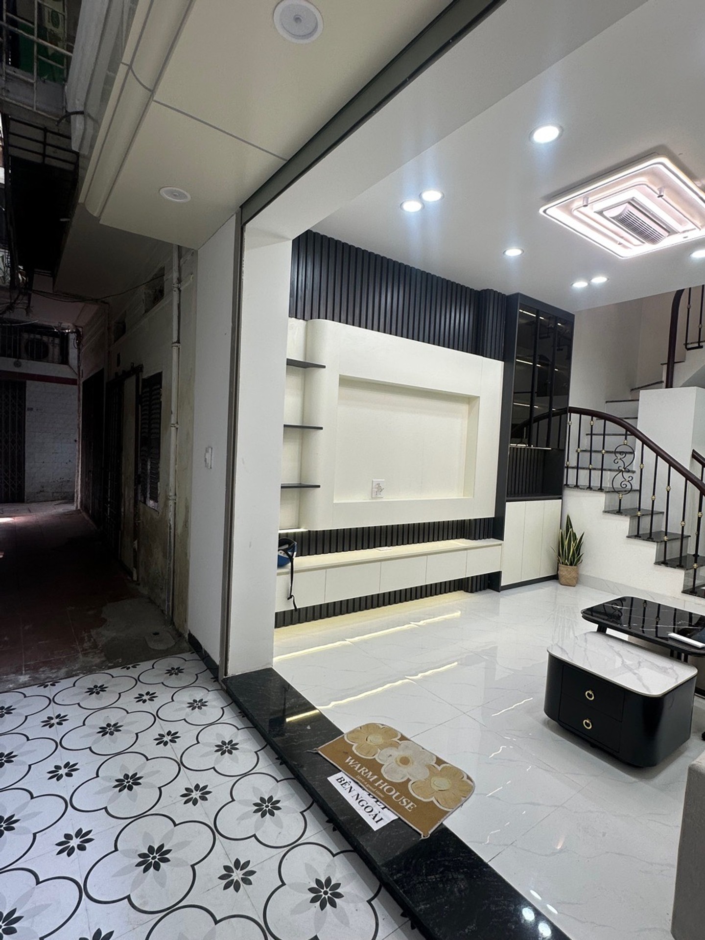 Bán nhà Hai Bà Trưng - diện tích 20m2 5 tầng - Nhà đẹp, về ở ngay không phải sửa chữa - giá 6 tỷ