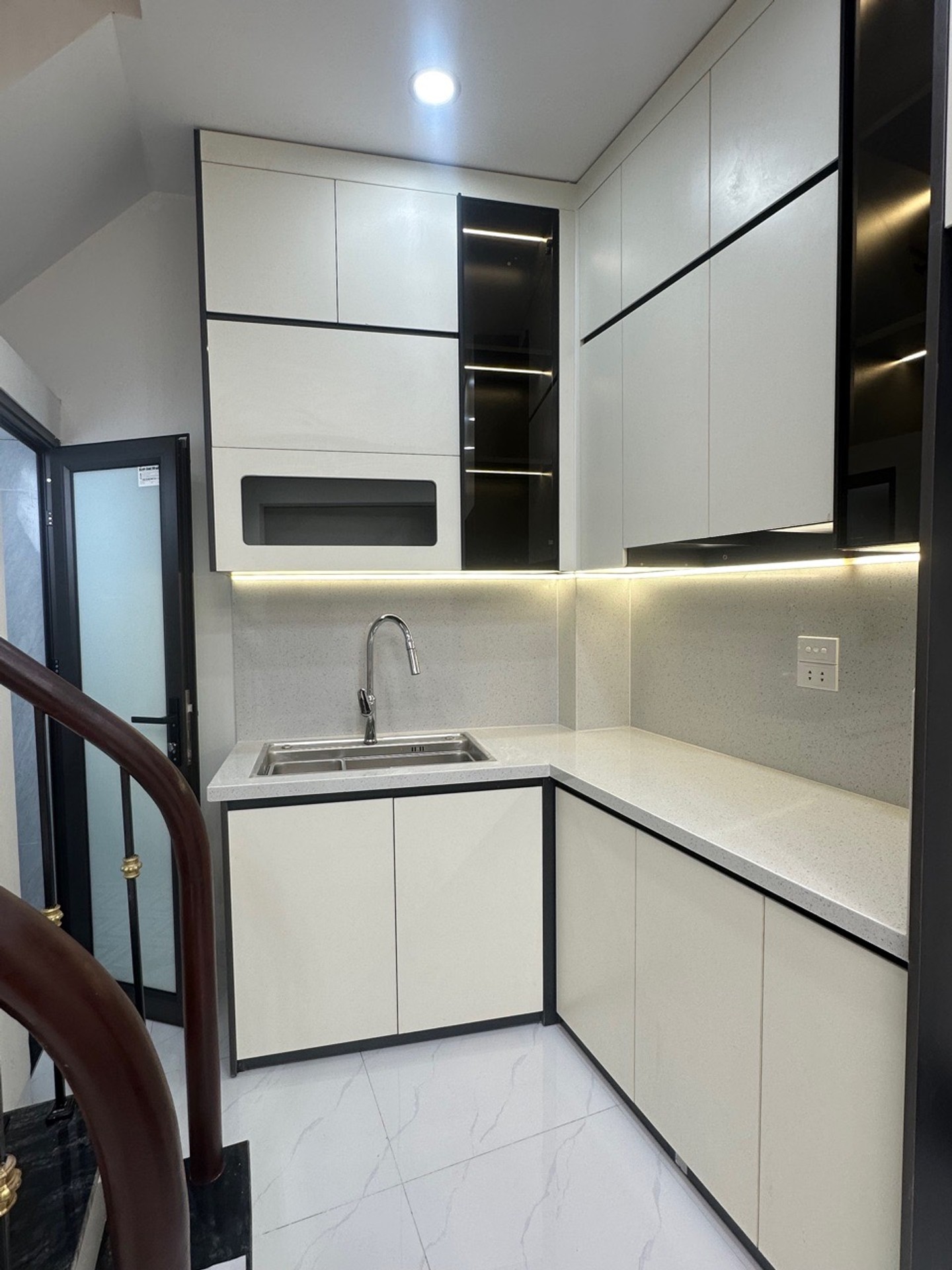 Bán nhà Hai Bà Trưng - diện tích 20m2 5 tầng - Nhà đẹp, về ở ngay không phải sửa chữa - giá 6 tỷ
