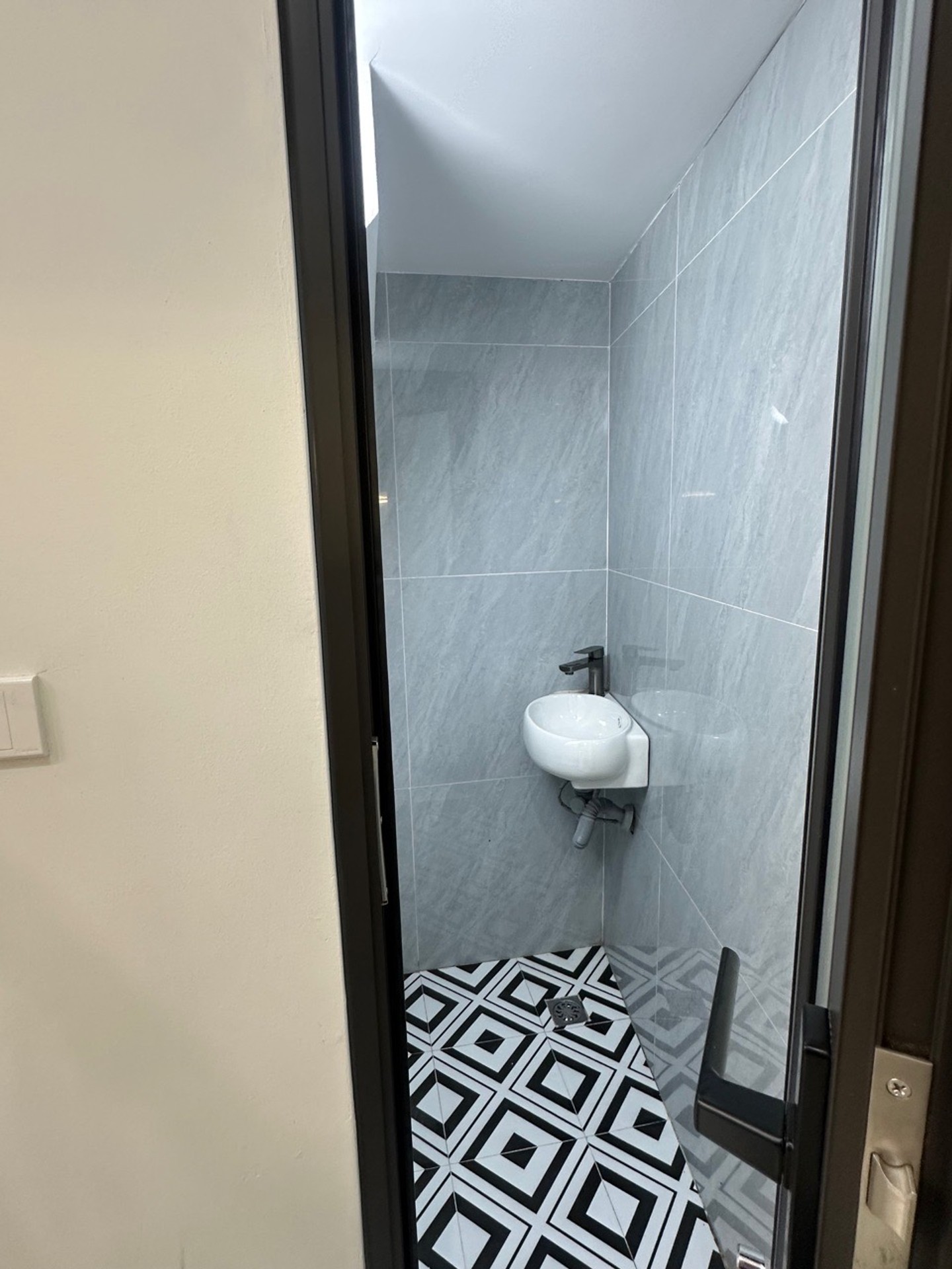 Bán nhà Hai Bà Trưng - diện tích 20m2 5 tầng - Nhà đẹp, về ở ngay không phải sửa chữa - giá 6 tỷ