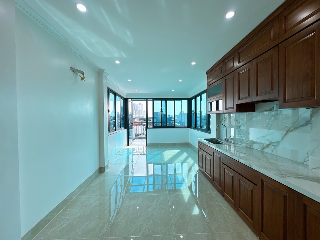Bán nhà Định Công Thượng - diện tích 34m2 6 tầng - Ô tô đỗ cửa kinh doanh đỉnh - giá 10,5 tỷ