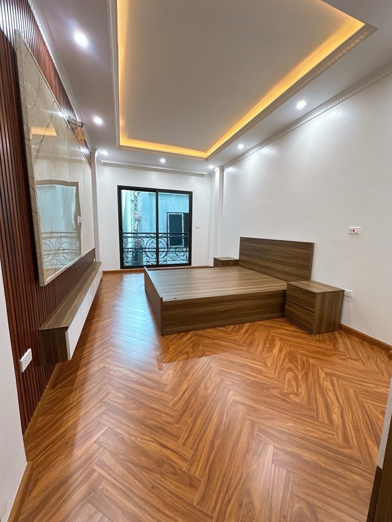 Bán nhà Định Công Thượng - diện tích 34m2 6 tầng - Ô tô đỗ cửa kinh doanh đỉnh - giá 10,5 tỷ