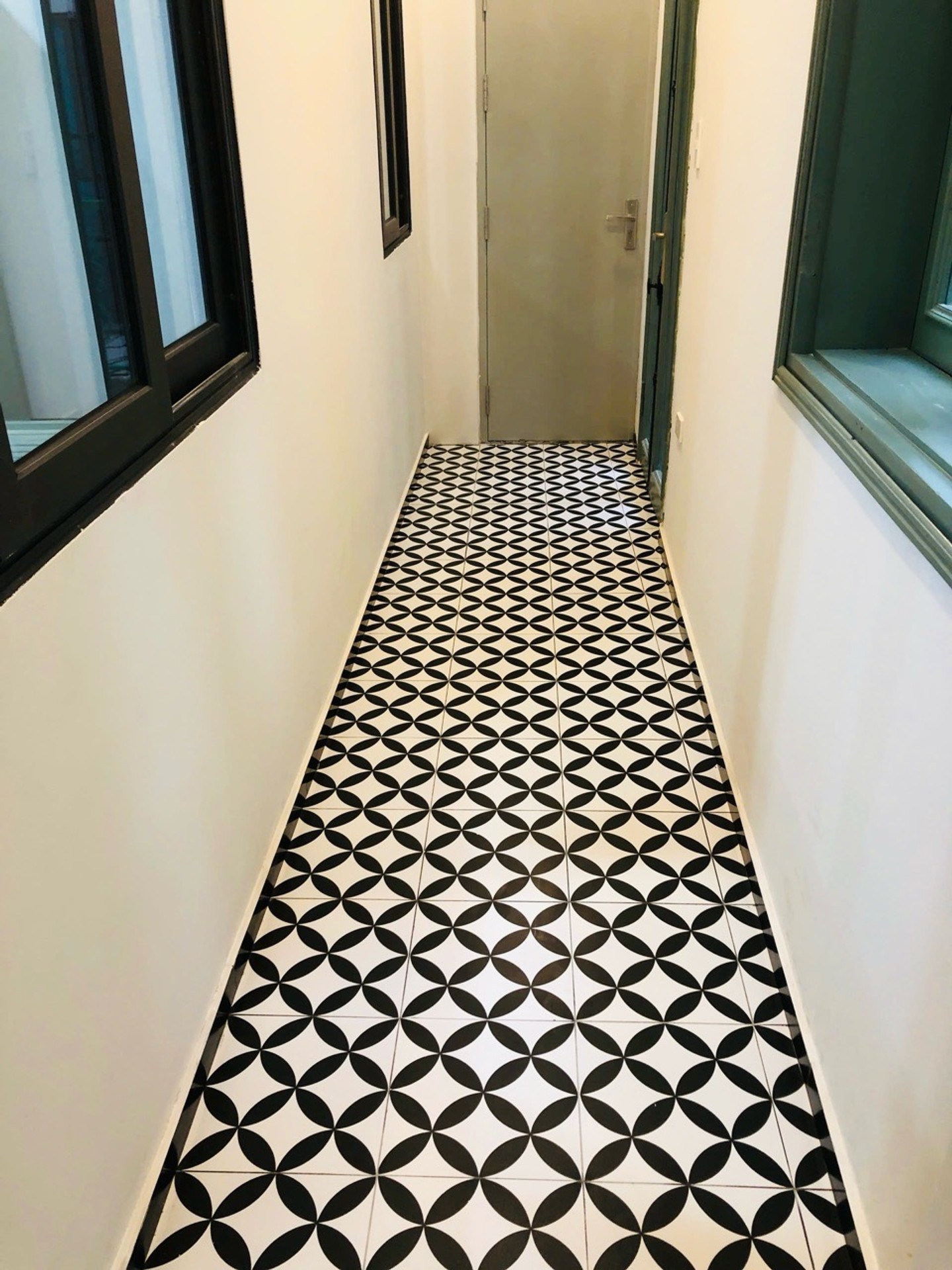 Bán nhà Tạ Quang Bửu - diện tích 90m2 6 tầng - Lô góc, ngõ ô tô tránh - giá 31,5 tỷ