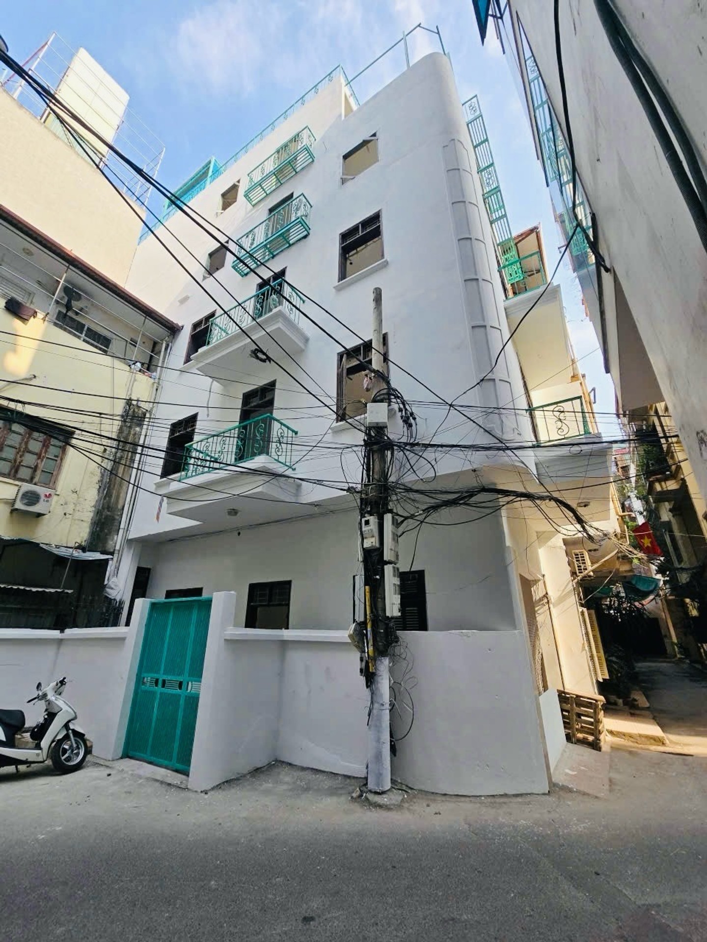 Bán nhà Tạ Quang Bửu - diện tích 90m2 6 tầng - Lô góc, ngõ ô tô tránh - giá 31,5 tỷ