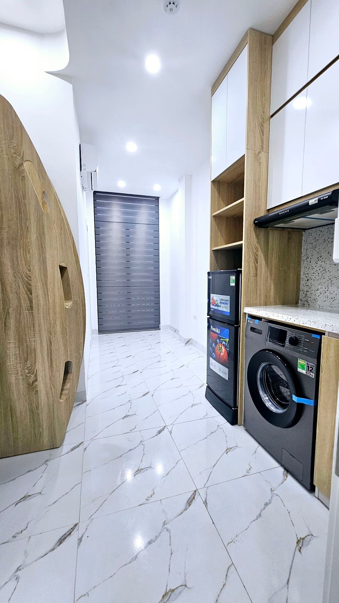 Bán nhà Kim Ngưu - diện tích 64m2 6 tầng - Thang máy - giá 20 tỷ