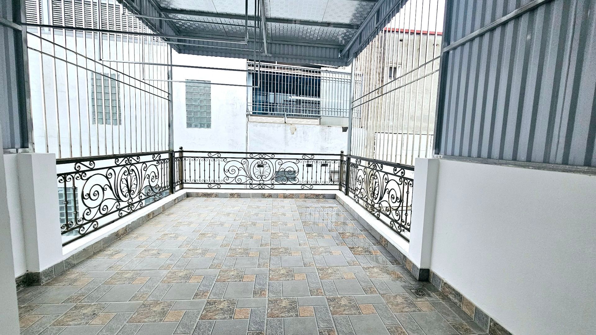 Bán nhà Kim Ngưu - diện tích 64m2 6 tầng - Thang máy - giá 20 tỷ
