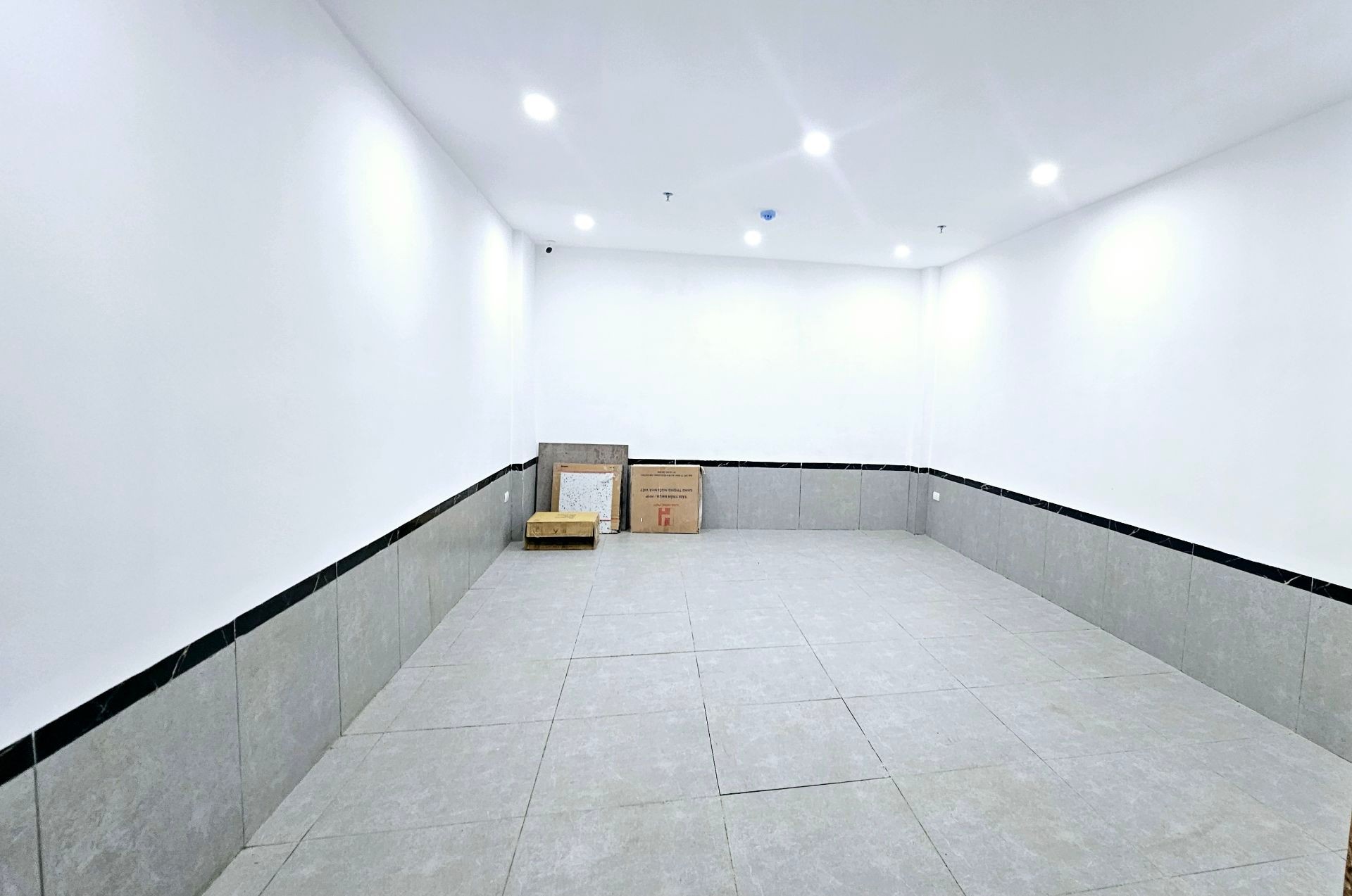 Bán nhà Kim Ngưu - diện tích 64m2 6 tầng - Thang máy - giá 20 tỷ