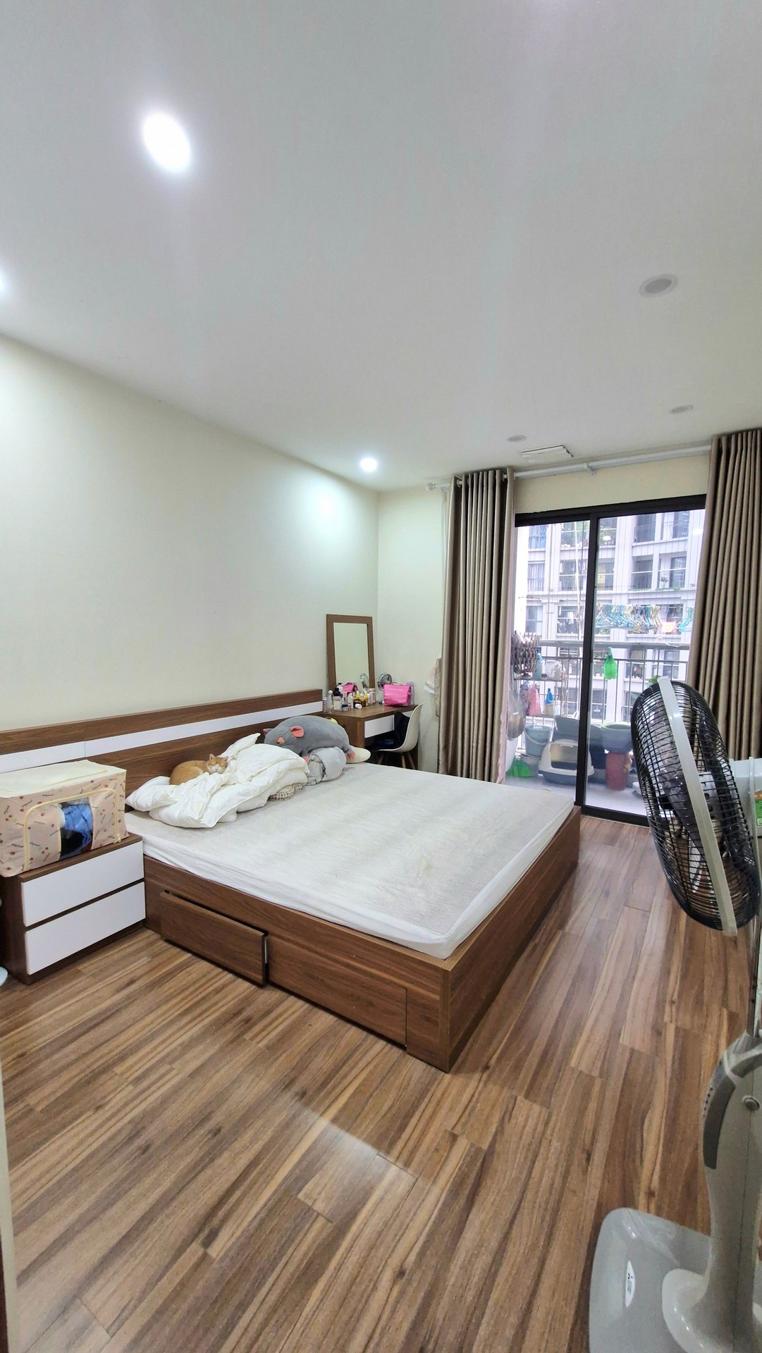 Bán nhà Lĩnh Nam - diện tích 101m2 1 tầng - Chung cư lô góc - giá 8,98 tỷ