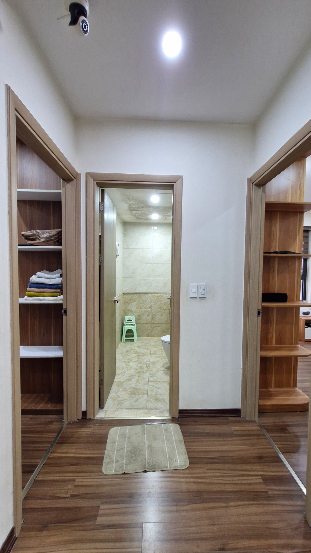 Bán nhà Lĩnh Nam - diện tích 101m2 1 tầng - Chung cư lô góc - giá 8,98 tỷ