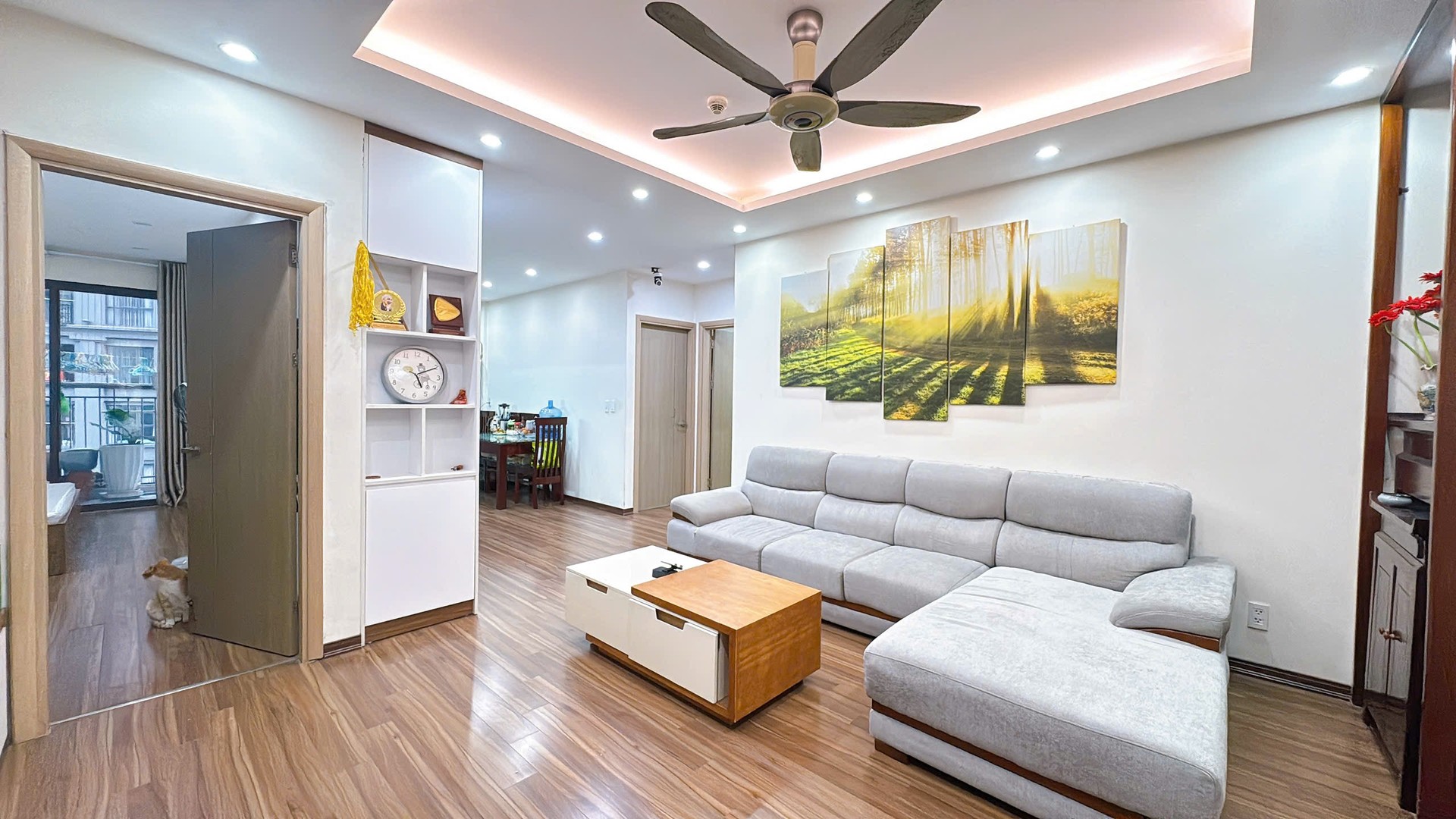 Bán nhà Lĩnh Nam - diện tích 101m2 1 tầng - Chung cư lô góc - giá 8,98 tỷ