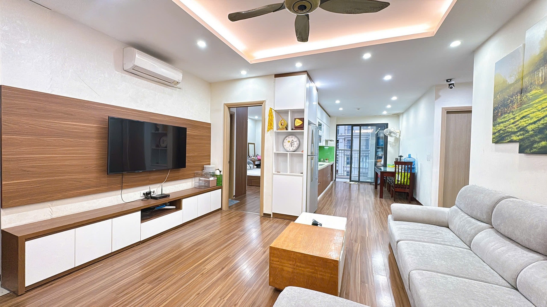 Bán nhà Lĩnh Nam - diện tích 101m2 1 tầng - Chung cư lô góc - giá 8,98 tỷ