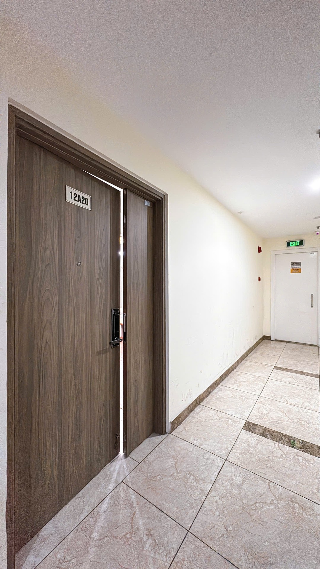 Bán nhà Lĩnh Nam - diện tích 101m2 1 tầng - Chung cư lô góc - giá 8,98 tỷ